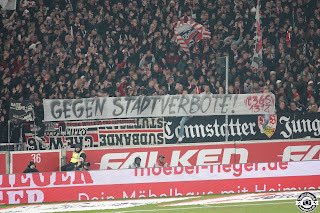 StuttgartRot's tweet photo. 👮🏻‍♂️🐷

#VfB https://t.co/XXK3CCxoTH