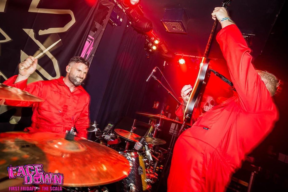 tetherldn's tweet image. What an awesome one this was! 2 more big London shows before the year is out. Make sure you come and see us &amp;gt;&amp;gt;&amp;gt; linktr.ee/tetherldn