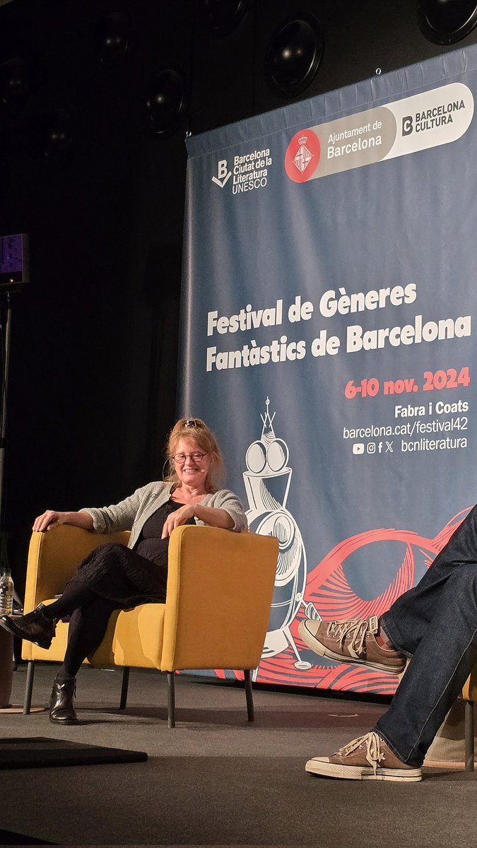 Muntsa Mimó (@mimomuntsa) on Twitter photo Un dels grans descobriments del festival 42. Totalment enganxada al Volum del Temps 1 i esperant amb candaletes els altres 6! Gràcies #Festival42BCN i <a href="/RicRuizGarzon/">Ricard Ruiz Garzón</a> per portar-nos autores com la Sovej Balle. Com van gaudir de la conversa! Un dels grans descobriments del festival 42. Totalment enganxada al Volum del Temps 1 i esperant amb candaletes els altres 6! Gràcies #Festival42BCN i <a href="/RicRuizGarzon/">Ricard Ruiz Garzón</a> per portar-nos autores com la Sovej Balle. Com van gaudir de la conversa!