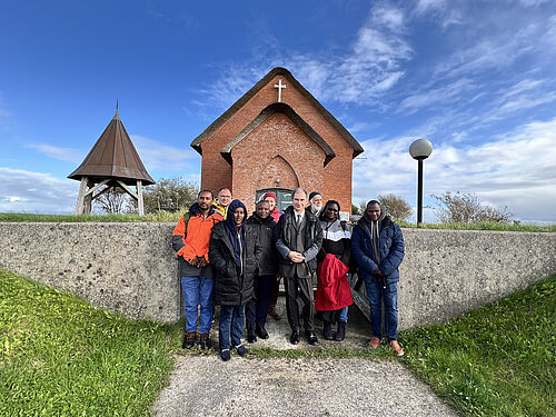 🌍  Auf den ersten Blick scheinen die Halligen im Wattenmeer und die Insel Ukerewe im Viktoriasee in Tansania nicht viel gemeinsam zu haben – und doch eint die Menschen eine große Sorge: Der #Klimawandel bedroht ihre Lebensgrundlage.  nordkirche.de/nachrichten/na…