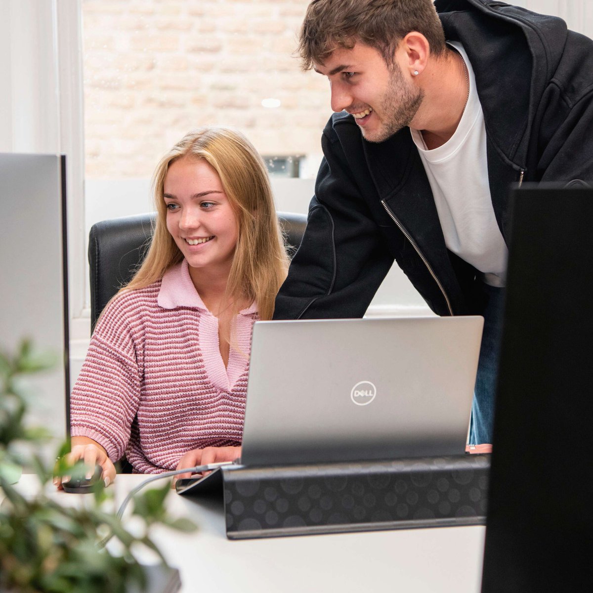 Did you know that around 70% of marketers are aged under 45? *

We're incredibly proud to be part of this movement, harnessing the creativity and innovation of some of the best young minds in digital marketing. 🧠

#DigitalMarketing

* source: marketingweek.com