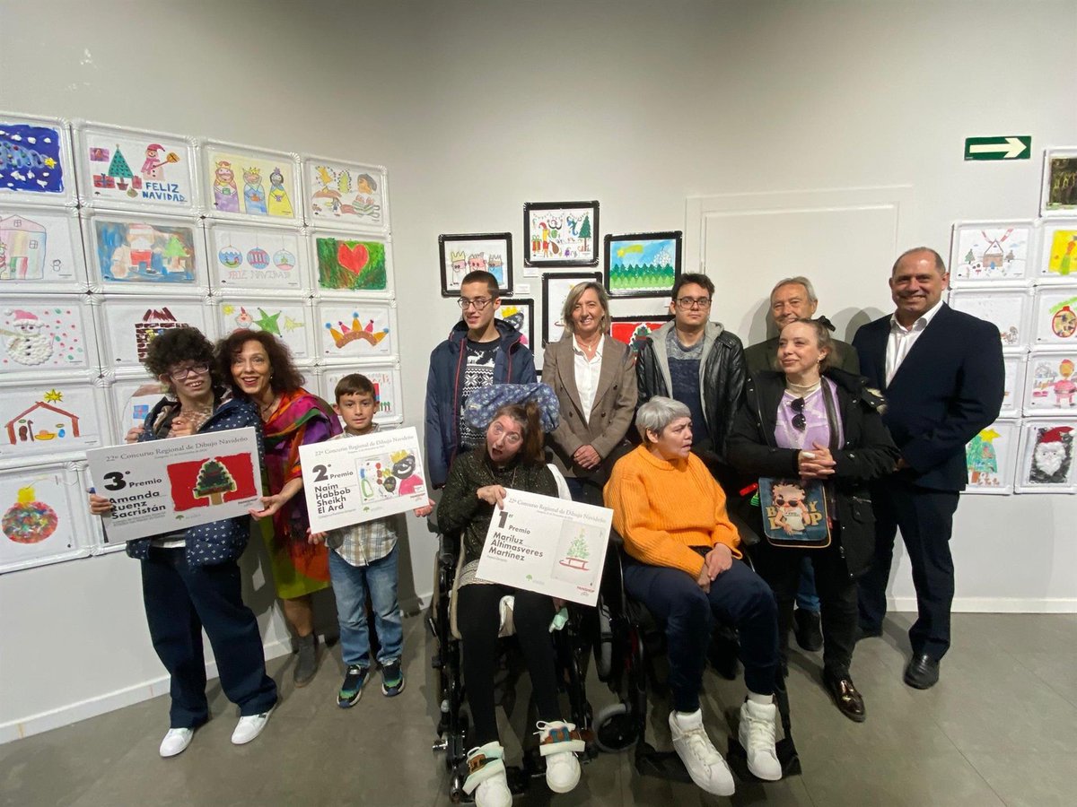 .<a href="/somosatades/">ATADES</a> ha entregado hoy los premios del XXII Concurso de Dibujo Navideño de ATADES. La ganadora ha sido Mariluz Altimasveres Martínez, de Fundación Aspace Zaragoza, persona con parálisis cerebral que ha dibujado un árbol navideño sobre un trineo.
👉 atades.org