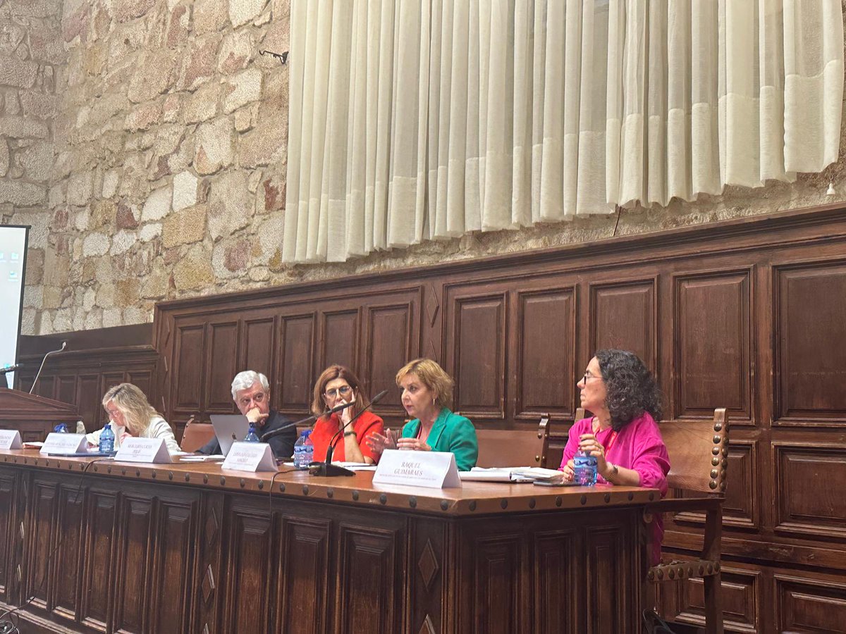 ✨ Nuestra Directora Académica, Esperanza Gallego, participa en el Congreso Internacional sobre Derecho de las Plataformas Digitales 🌍⚖️. 

Más info: dictumabogados.com/noticias/esper…