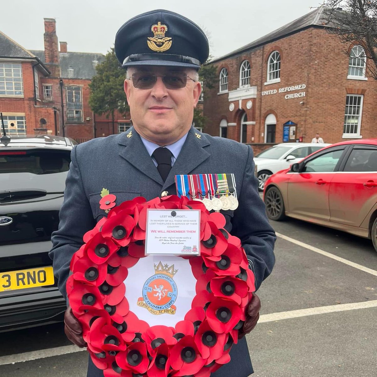 Our colleagues attended #Remembrance Services across the East Midlands and London yesterday and today. They joined communities to pay their respects, on behalf of all of us at EMAS, to servicepeople past and present 💚