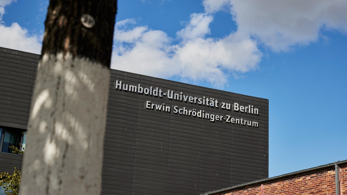 #SaveTheDate: Am 18. November findet die #Informationsveranstaltung „Der Fall Schrödinger. Zur Aufklärung der Missbrauchsvorwürfe“ zu den Inhalten in Erwin Schrödingers Tagebüchern statt. Erstmals werden bislang unberücksichtigten Quellen ausgewertet. 
👉  hu-berlin.de/de/service/ver…