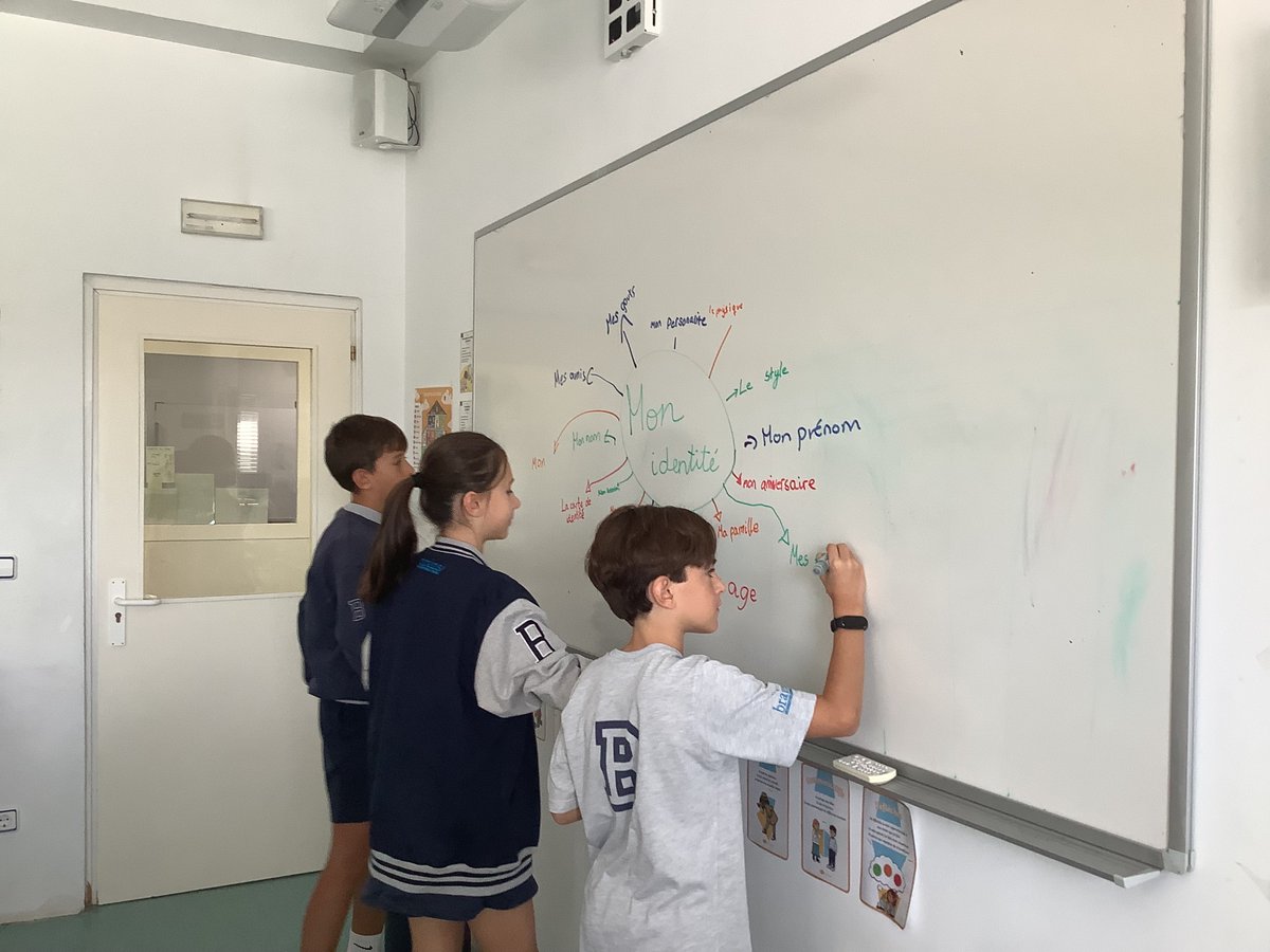 Colegio_Brains's tweet photo. El alumnado de 6º de Primaria de Brains La Moraleja en francés sigue indagando en su identidad en la unidad PYP "Quiénes somos." 

¡Gran sorpresa al ver que ya pueden expresarse en este idioma! 👏 ¡Somos buenos comunicadores! #PYP #Brains https://t.co/qHoumqQNfX