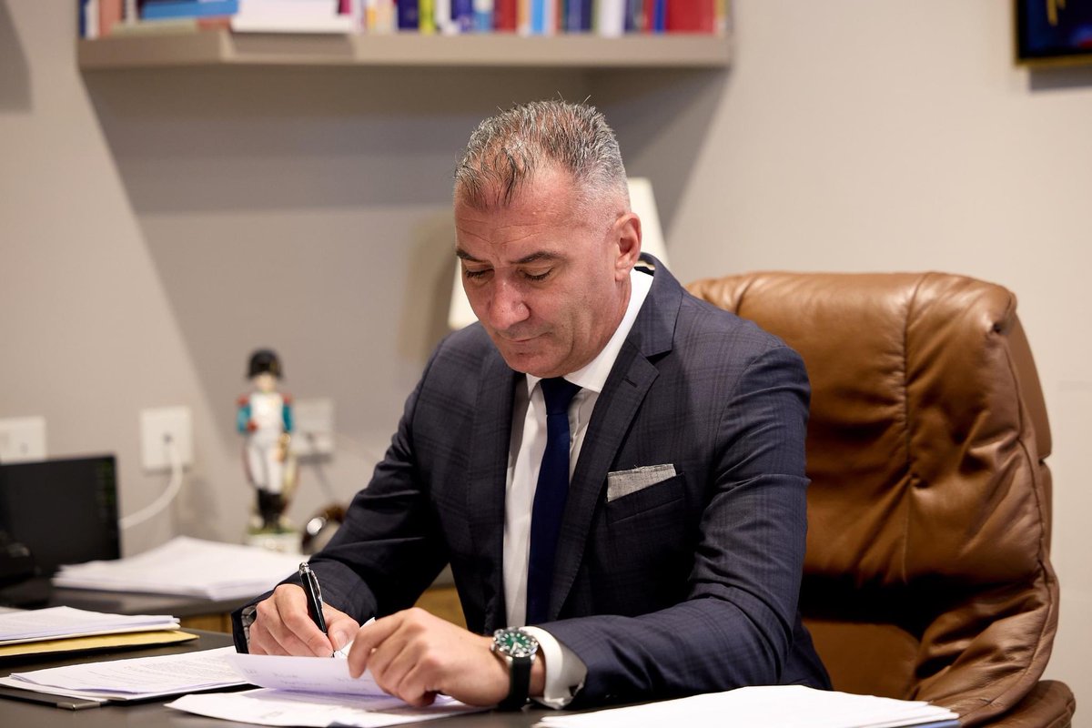 The final preparations for the budget speech for the Ministry of Health and Active Aging.

A speech that continues to showcase the Government’s work for the health sector in Gozo and Malta.

🕕 Tonight at 6️⃣ PM

#QualityCountry #Budget2025