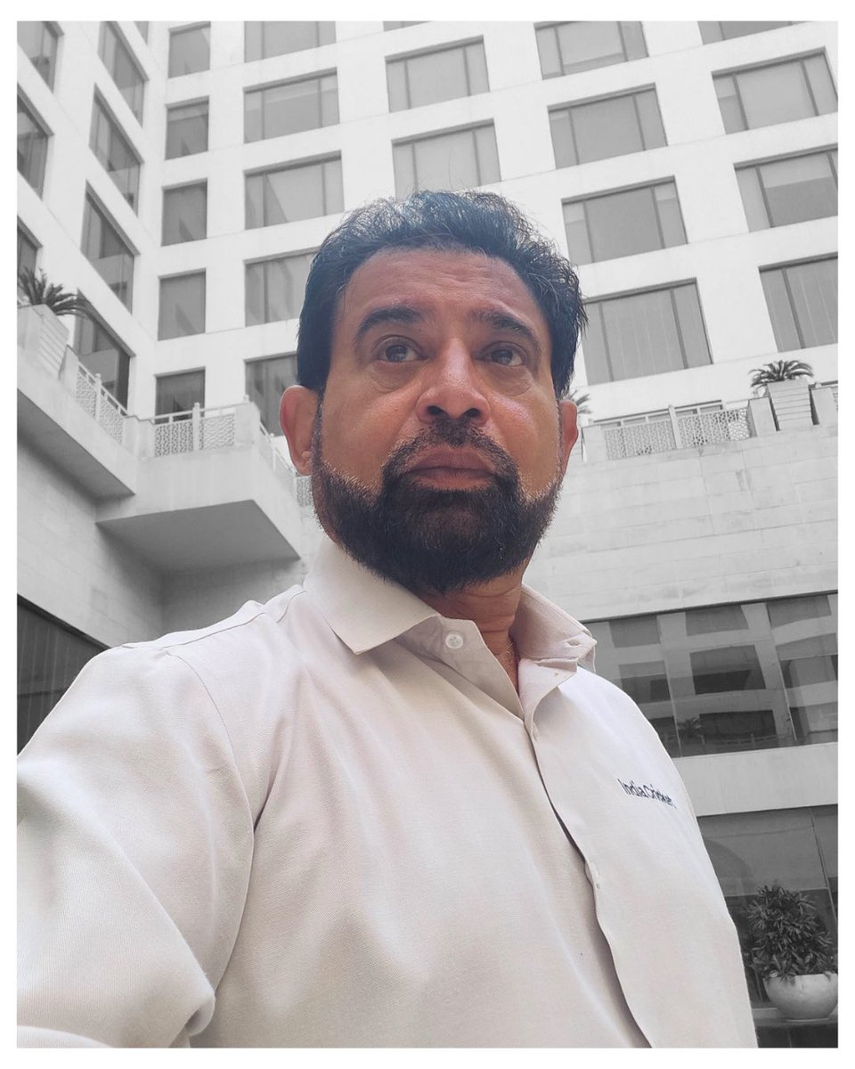 chetans1987's tweet image. Swipe to see a colourful take to life ✨💙

#NewVibes #NewWeek #Monday #Cricket #Fresh