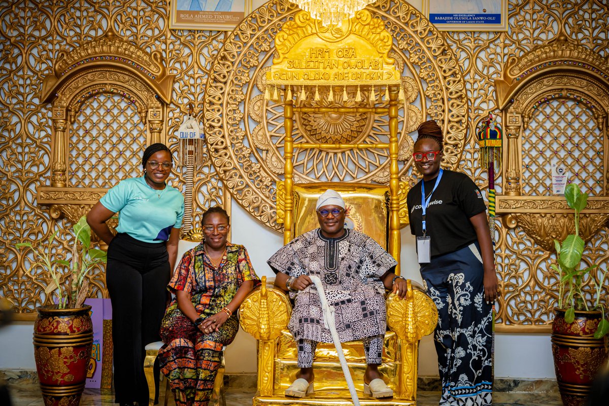 cowrywise's tweet photo. Last week, we took the first step in the #HCDProject with @LagosSDGInvest - bringing financial literacy to women in Iwaya, Yaba. 

Grateful for the support of the Lagos State Government &amp; the amazing turnout. Together, we’re building a more financially inclusive Lagos. 💙 https://t.co/ZSEE2Q7THt
