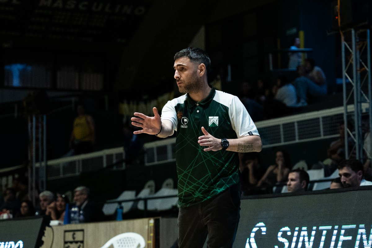 robertofmartin's tweet image. Este martes, cuando visite a Atenas en Córdoba, Ferro Carril Oeste jugará su partido 1⃣3⃣0⃣0⃣ en la #LigaNacional y será el 6º club en alcanzar esa cifra desde 1985.
#Top6
1) Atenas 1905
2) Peñarol 1770
3) Boca 1763
4) Gimnasia C 1715
5) Obras 1317
6) Ferro 1299
📸@ferrobasquetok