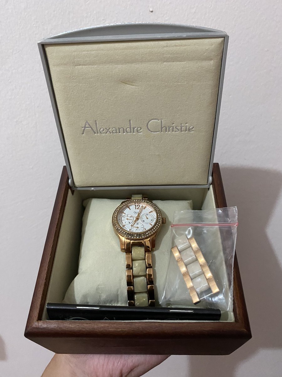 🦄 | PRELOVED ON PINNED tweet media