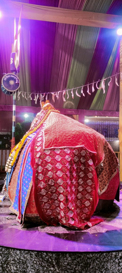 panditmishraji's tweet image. आज दिनांक 11-11-2024 सोमवार को कुबेरेश्वर धाम सीहोर के प्रदोष काल संध्या आरती का भव्य दर्शन
कुबेरेश्वर भंडारी आप सभी की मनोकामना पूरी करे
#kubereshwardhamsehore #kubereshwarmahadev #sihorewale 
#kubereshwardhamkeupay #Pandit_Pradeep_Ji_Mishra