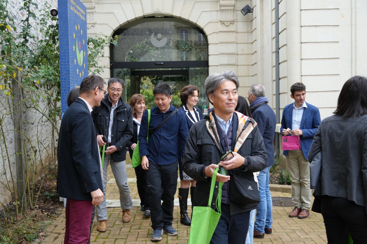 Last week, we welcomed officials from Sakata Academy, Sakata Seeds Corporation and Sakata Vegetables Europe at our headquarters in Angers. Our guests were presented CPVO and UPOV plant variety protection systems and we discussed latest trends and challenges in the sector.
