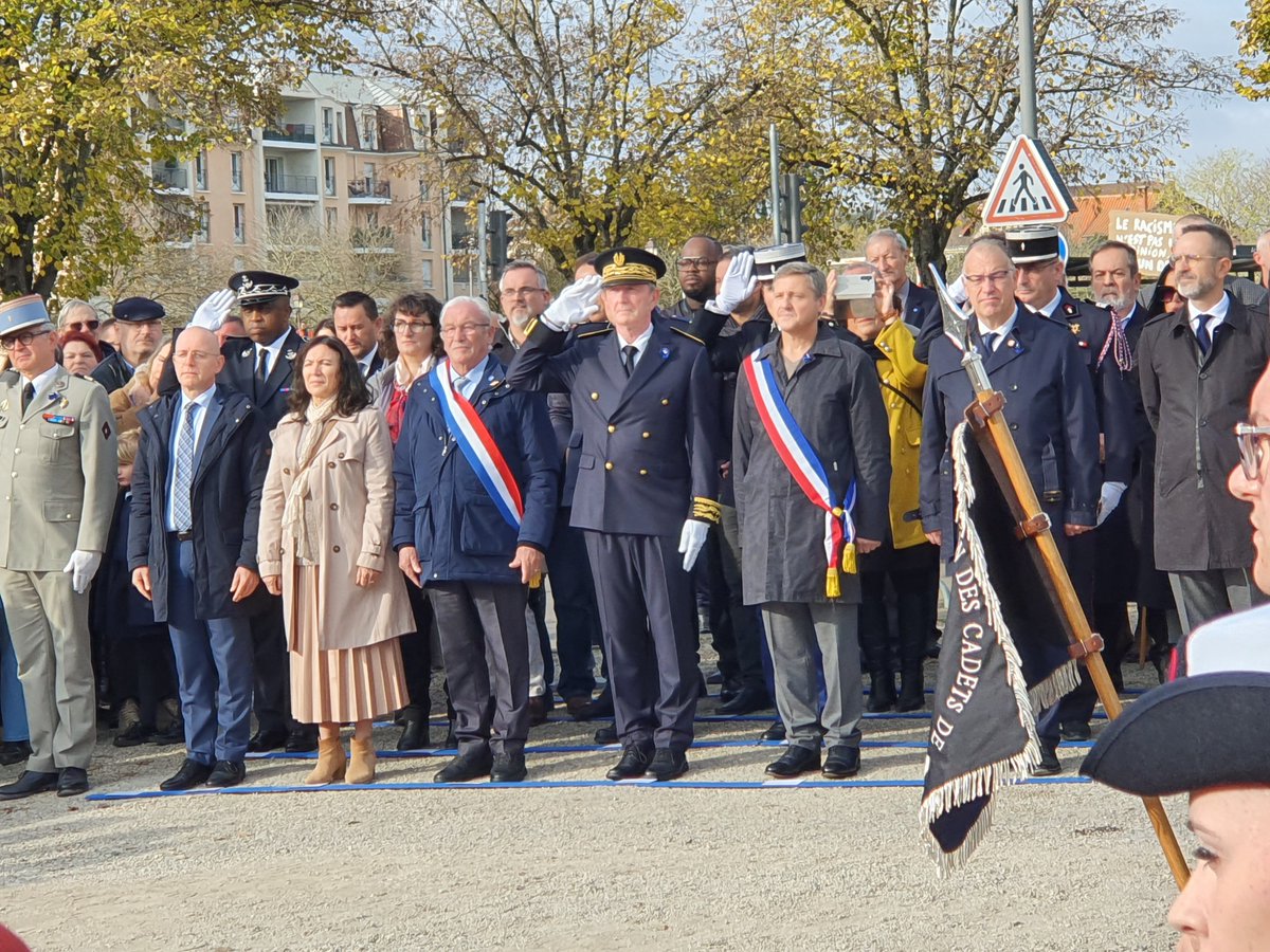 Prefet89's tweet image. 🇫🇷 106e anniversaire de l’Armistice du 11 novembre 1918
Des cérémonies tenues à #Auxerre et à #Avallon en hommage aux héros morts pour la France
🗣️" Le devoir d’espérance c’est de ne jamais douter des ressources de la France pour venir à bout des défis
qui se présentent à elle."