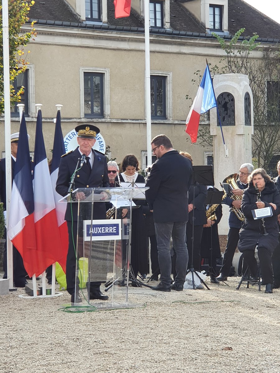 Prefet89's tweet image. 🇫🇷 106e anniversaire de l’Armistice du 11 novembre 1918
Des cérémonies tenues à #Auxerre et à #Avallon en hommage aux héros morts pour la France
🗣️" Le devoir d’espérance c’est de ne jamais douter des ressources de la France pour venir à bout des défis
qui se présentent à elle."