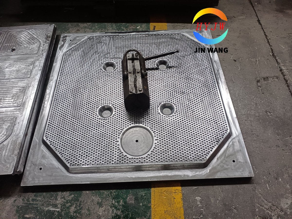 Malik1928521's tweet image. This is a 1300*1300 filter plate custom mold. It is the only result of my recent order. I hope everything goes smoothly.

#filtración #filtration #filterpress #filtropress #filterplate #filtercloth #chamberfilterplate #membranefilterplate #rubber #pp #polyethylene #customize