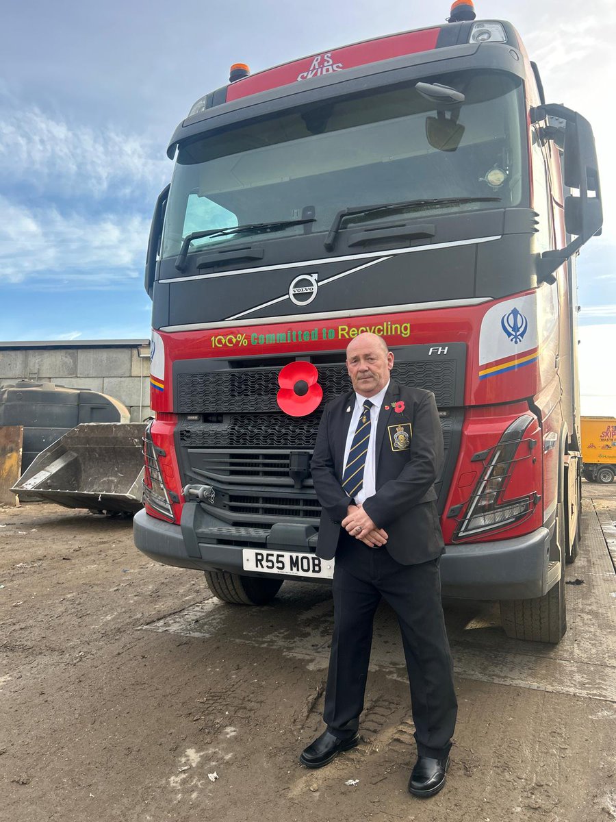 RSSkips's tweet image. This is Murray Johnstone, our Class 1 HGV Driver, employee &amp;amp; friend for 13 years. 39 years ago, Murray joined the army. Let&apos;s thank Murray &amp;amp; every service man and woman of all faiths &amp;amp; backgrounds all over the commonwealth, who sacrificed their lives 👏🙏❤️ Lest we forget 🌺