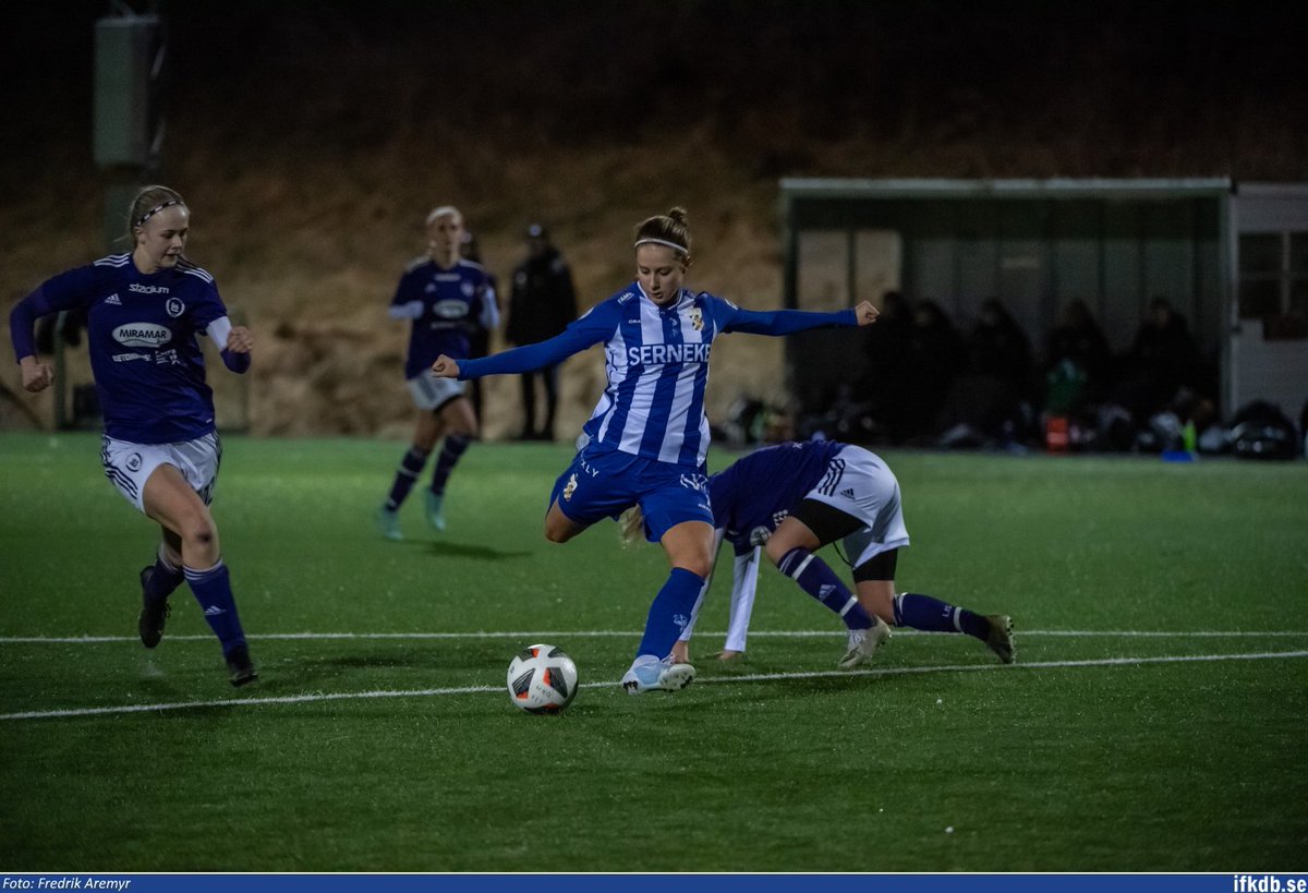 Jens Ḥallberg (@tjenso) on Twitter photo Det finns ett bra case för att utse Isabella Svanström till årets ärkeängel. Varit med hela vägen från division 4 och år efter år en oerhört viktig spelare för laget. Flest matcher, assist och poäng (mål+ass) av alla damer någonsin. 📷: <a href="/AremyrF/">Fredrik Aremyr</a> #ifkgbg Det finns ett bra case för att utse Isabella Svanström till årets ärkeängel. Varit med hela vägen från division 4 och år efter år en oerhört viktig spelare för laget. Flest matcher, assist och poäng (mål+ass) av alla damer någonsin. 📷: <a href="/AremyrF/">Fredrik Aremyr</a> #ifkgbg