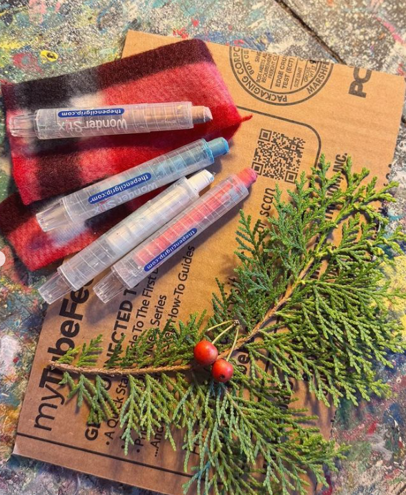 tpgcreations's tweet photo. The cold weather is on its way! Create your own winter wonderland with Wonder Stix! @hyokim_crafts https://t.co/DXRof5dKcx