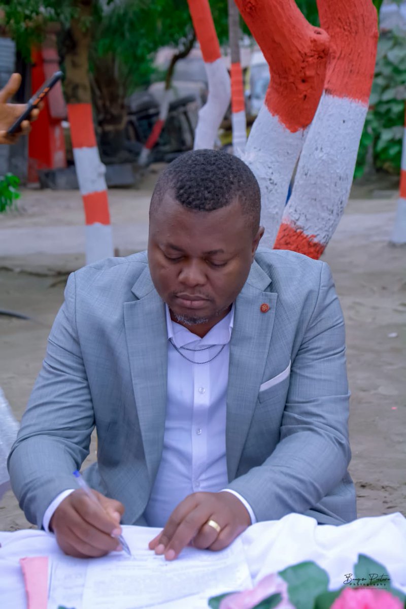 Je suis dévasté et sans mots mon cher Dany Dibwe.
Va en paix, que Dieu nous fortifie.
