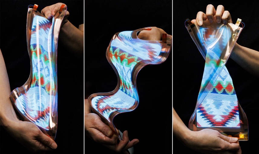 pickool1's tweet image. LG Display unveils a 12-inch stretchable screen with 50% expansion capability - double its 2022 prototype. Withstands 10K stretch cycles. #DisplayTech #TechNews #display
thepickool.com/lg-display-unv…