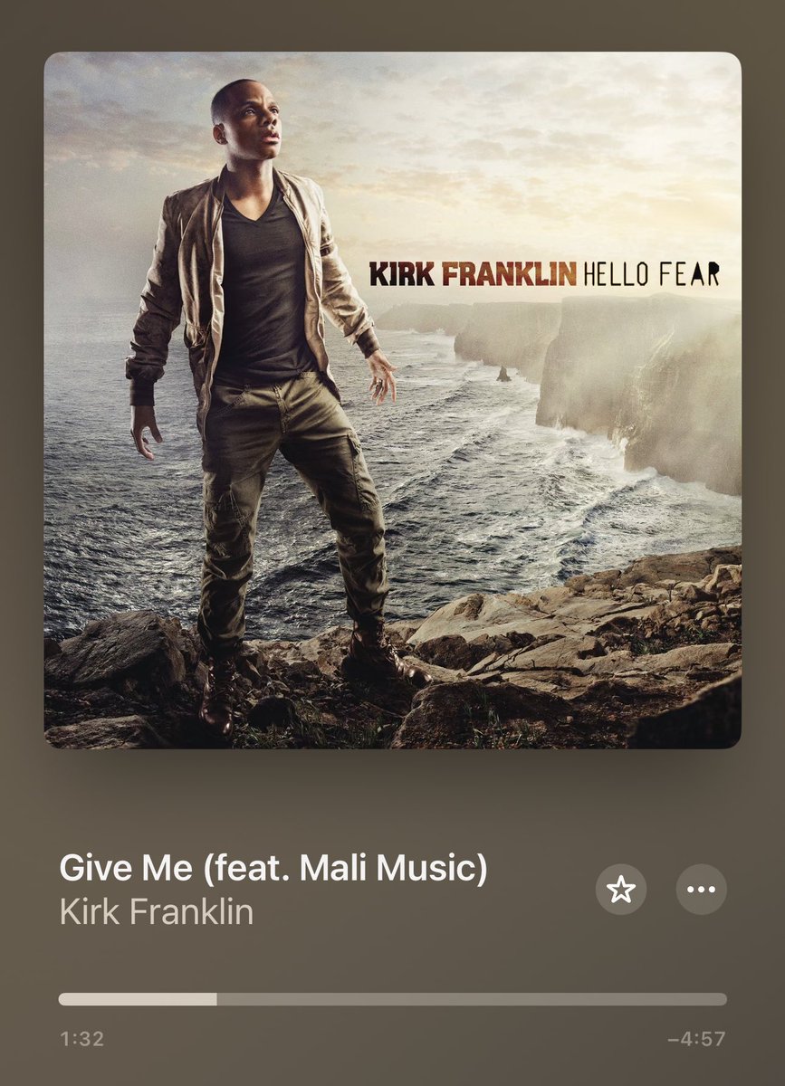 JdotMurray's tweet photo. #headphonesoverhumans https://t.co/KuILXpzAMh