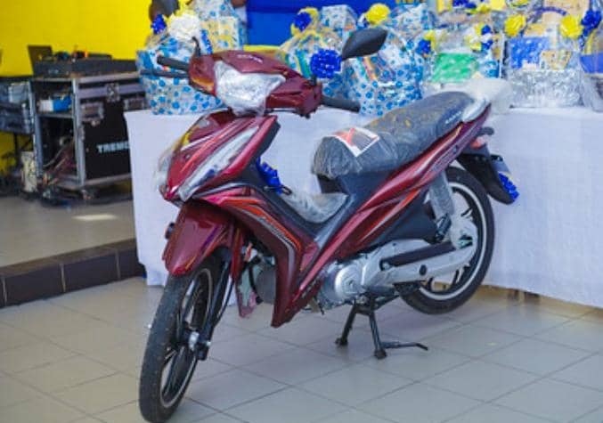 PosteduBeninSA's tweet photo. TOMBOLA ÉPARGNE 2025
Vous rêvez de gagner la moto flambant neuve avec pleins de lots intéressants,
Rendez-vous massivement dans les Agences de la Poste et épargnez au moins une somme de 50.000 Fcfa pour bénéficier d'un ticket tombola CNE.
Car le prochain gagnant, c'est VOUS https://t.co/rgPm5f2cvz
