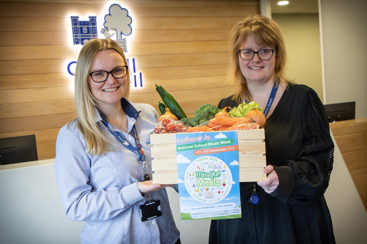 Proudly championing the Welsh Veg in Welsh Schools Project this National School Meals Week 🫶 Mindful meals made using local organic veg from Welsh growers.

📸Nerys &amp; Angharad, School Contracts Dept.
🏴󠁧󠁢󠁷󠁬󠁳󠁿chfonline.co.uk/welshveg

<a href="/LACA_UK/">LACA</a> #supplychain #Wales