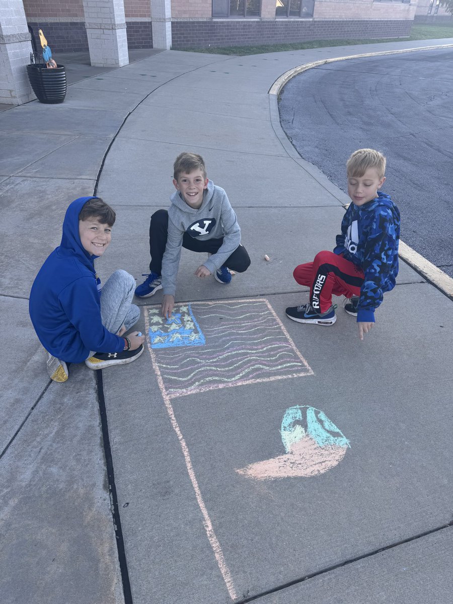 Our Let Me Run helped decorate our entrance for Veteran’s Day! We are so grateful for our veterans and these boys did a great job showing it! #wearewentzville #gtegators