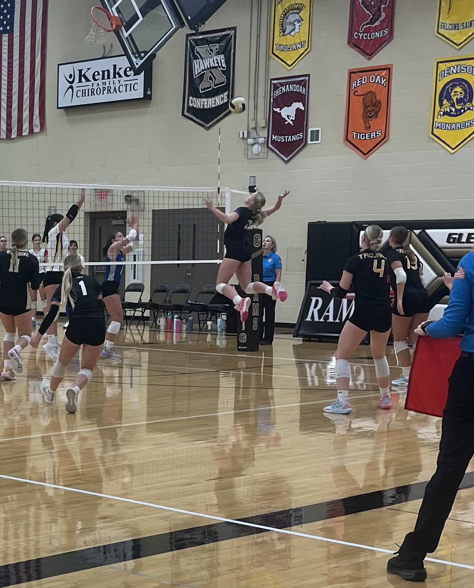 Underwood Eagles Volleyball tweet media