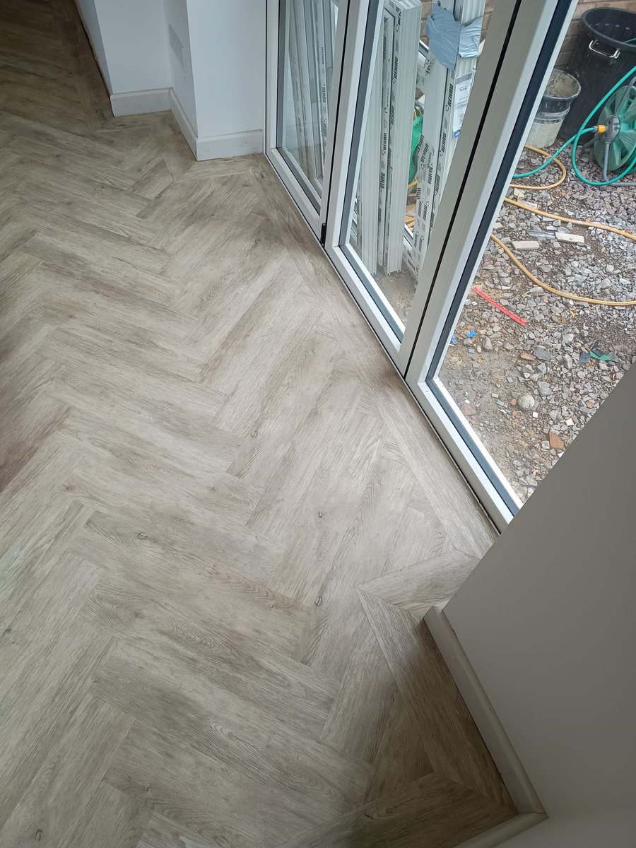 Oxford City Flooring tweet media