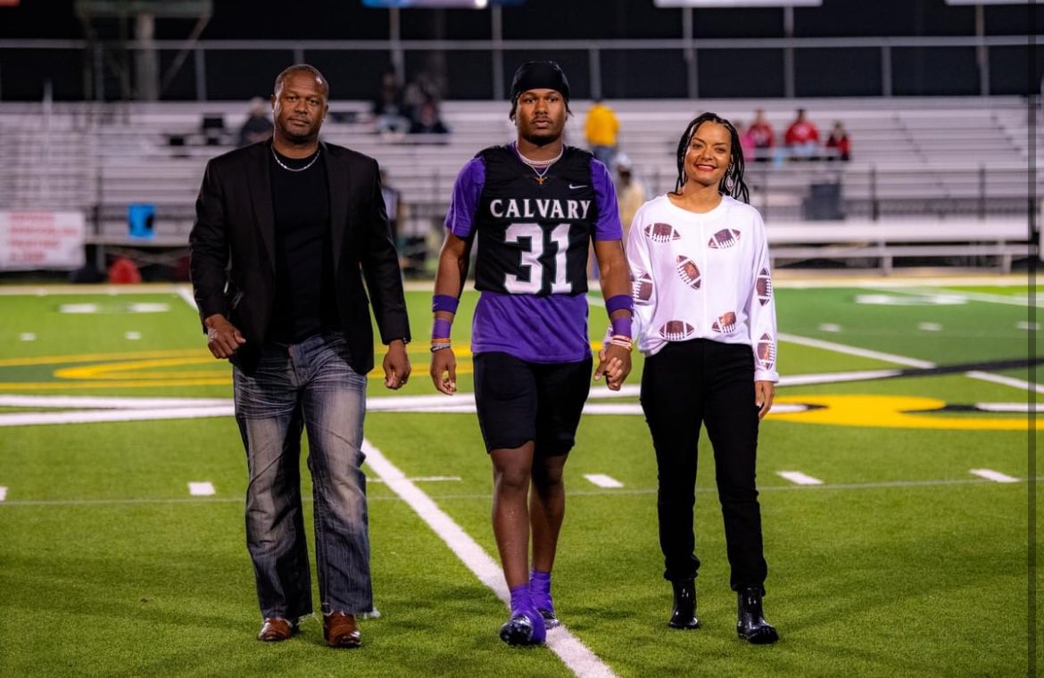 CeceliaSimon's tweet photo. Over the weekend, big bro experienced his first college homecoming and lilโ bro took his Senior night stroll. And this Momma is living through the ambivalence of first and last, giving myself grace, and thanking God for it all!
#boymomlife
#footballmomlife
#grateful https://t.co/gKm0Da0Bpu