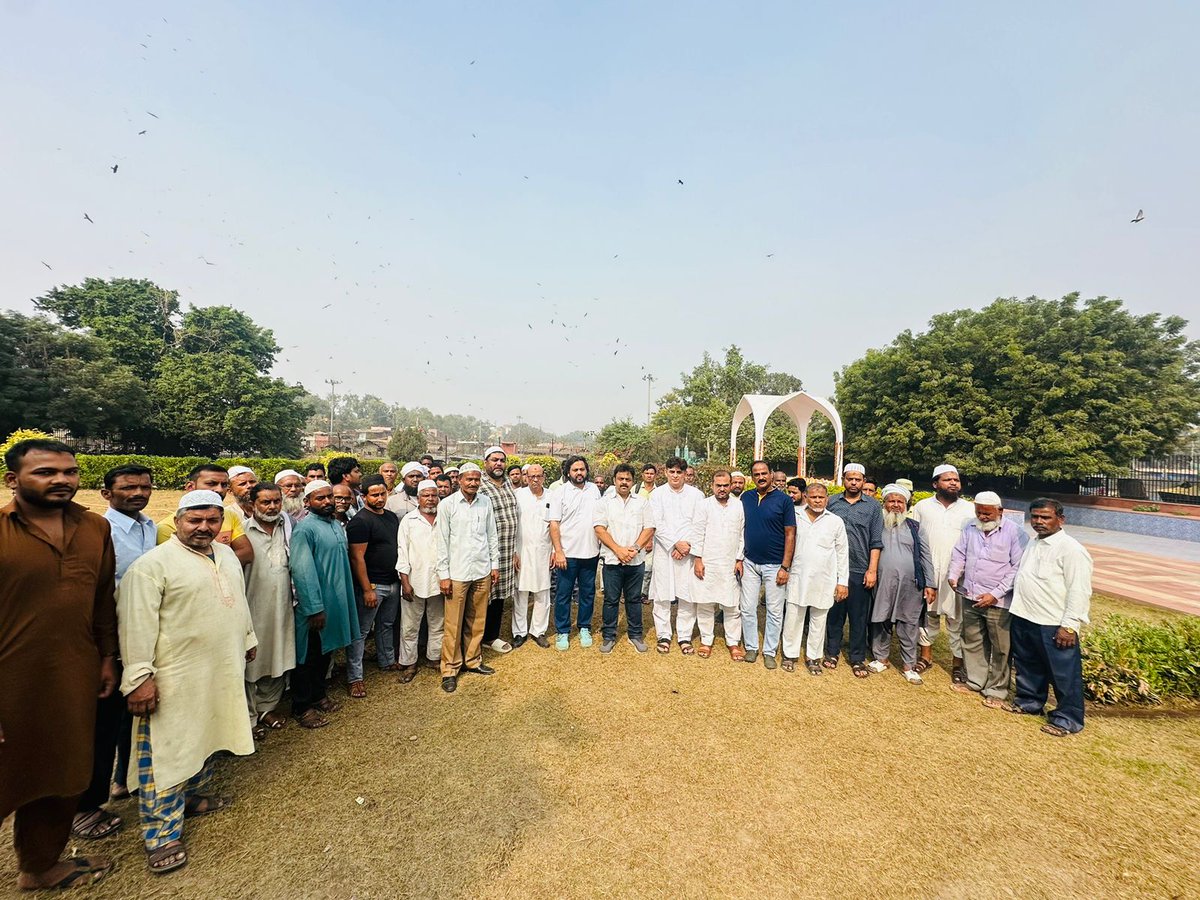 Rafiqahmed22313's tweet image. भारत देश के प्रथम शिक्षामंत्री भारत रतन मौलाना अबुल कलाम आजाद जी की यौमे पैदाइश पर खिराजे अकीदत पेश करते हैं । हम दुआ करते हैं अल्लाह अबुल कलाम आजाद जी को जन्नत उल फिरदौस आला मुकाम आता करे उनके दर्जात बुलंद करे।