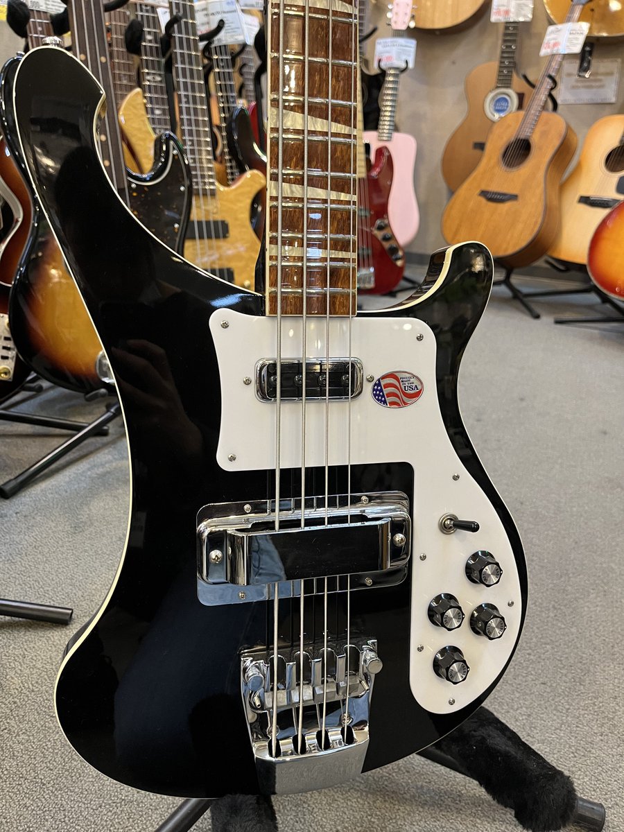 musicplant's tweet image. 【つくば店】今日はベースの日！11/11 →llll 
Rickenbacker Model 4003 中古
税込¥275,000
ロックを語る上で外せない存在のRickenbacker。
その中でも代表的なベースのシリーズである4000シリーズ！
独特なルックスとサウンドが魅力的！

#Rickenbacker #ベース　#ベースの日　#ベースの日2024