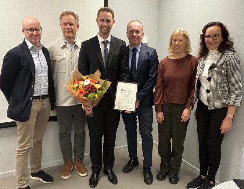 Pereira Lab (@cellreprolab) on Twitter photo 🎉 Congratulations to <a href="/ervin_ascic/">Ervin Ascic</a>, a PhD student <a href="/CellReproLab/">Pereira Lab</a> who last week received the Cilla Weigelt Award for outstanding research on molecular mechanisms in rare and undertreated diseases. His work explores gene therapy in rare diseases & cancer.
Photo: Annelie Barkelund 🎉 Congratulations to <a href="/ervin_ascic/">Ervin Ascic</a>, a PhD student <a href="/CellReproLab/">Pereira Lab</a> who last week received the Cilla Weigelt Award for outstanding research on molecular mechanisms in rare and undertreated diseases. His work explores gene therapy in rare diseases & cancer.
Photo: Annelie Barkelund