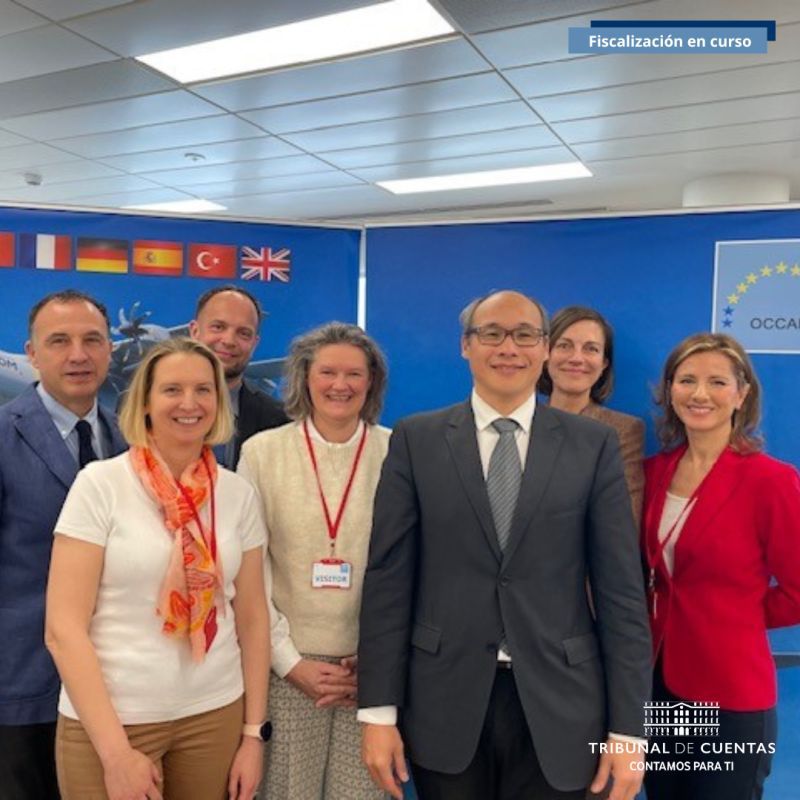 Bajo un cuadro de Nelson recibí el Doctorado Honoris Causa de la norteamericana Catholic University of New Spain, en Londres.  Sentí recordar que perdió el brazo contra la Spanish Navy, en Tenerife... Ahora fiscalizamos con su National Audit Office programas conjuntos de Defensa.