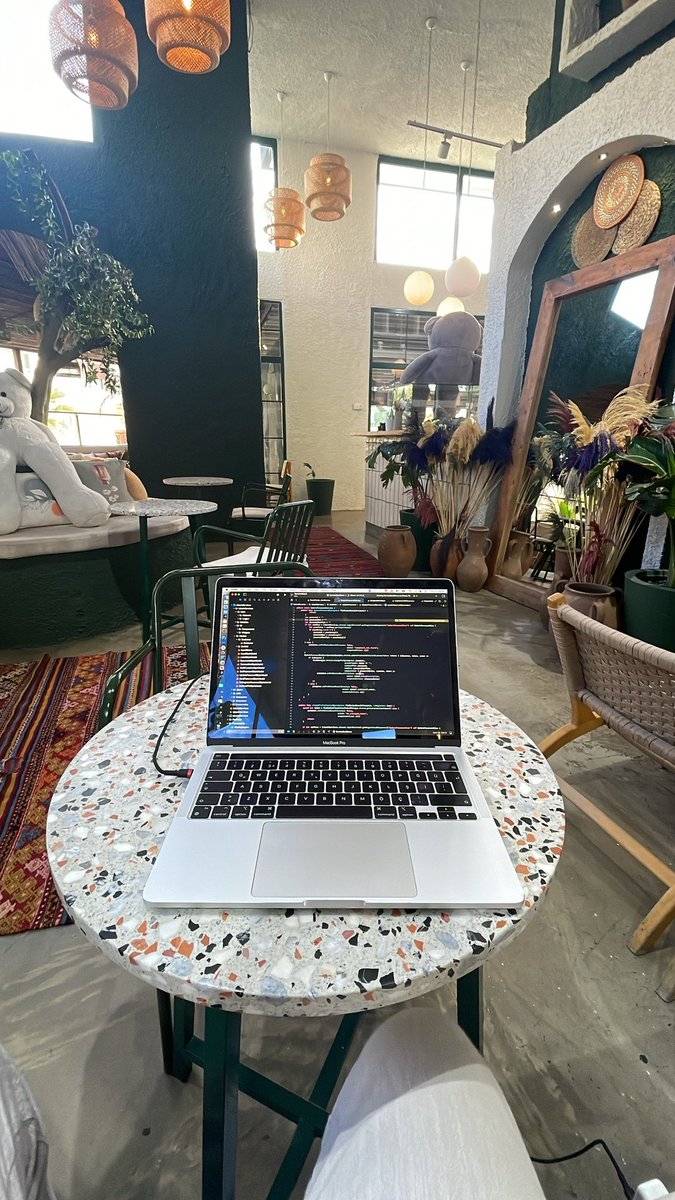 berkannc's tweet photo. bugün dükkanı izmir’de açtık. #ios https://t.co/4kCcNVdTqE
