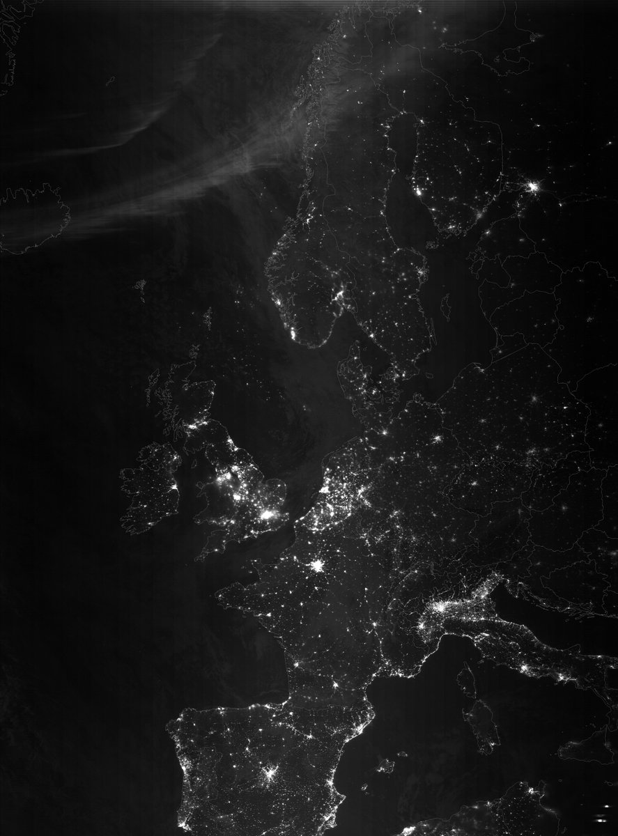 sq7ro's tweet photo. NOAA-21 DNB @ 02:00UTC X-band
City lights view with aurora activity over Iceland and Norway https://t.co/nyuJTjBOii