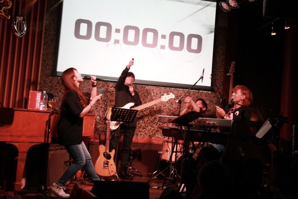 【 #さきべべ 活動休止ラストワンマンライブのお知らせ🎤🎹】

12月26日(木)
SAKI&amp;BeBe活動休止ラストライブ
『ひつじも冬眠するんです』
open18:45/start19:30
charge¥4,500(+1drink&amp;1snack¥1,000)

ご予約▶︎ sakiandbebe@gmail.com

[guest musician］
bass :buono/中島昭
drums :塚元聡/菅田直人