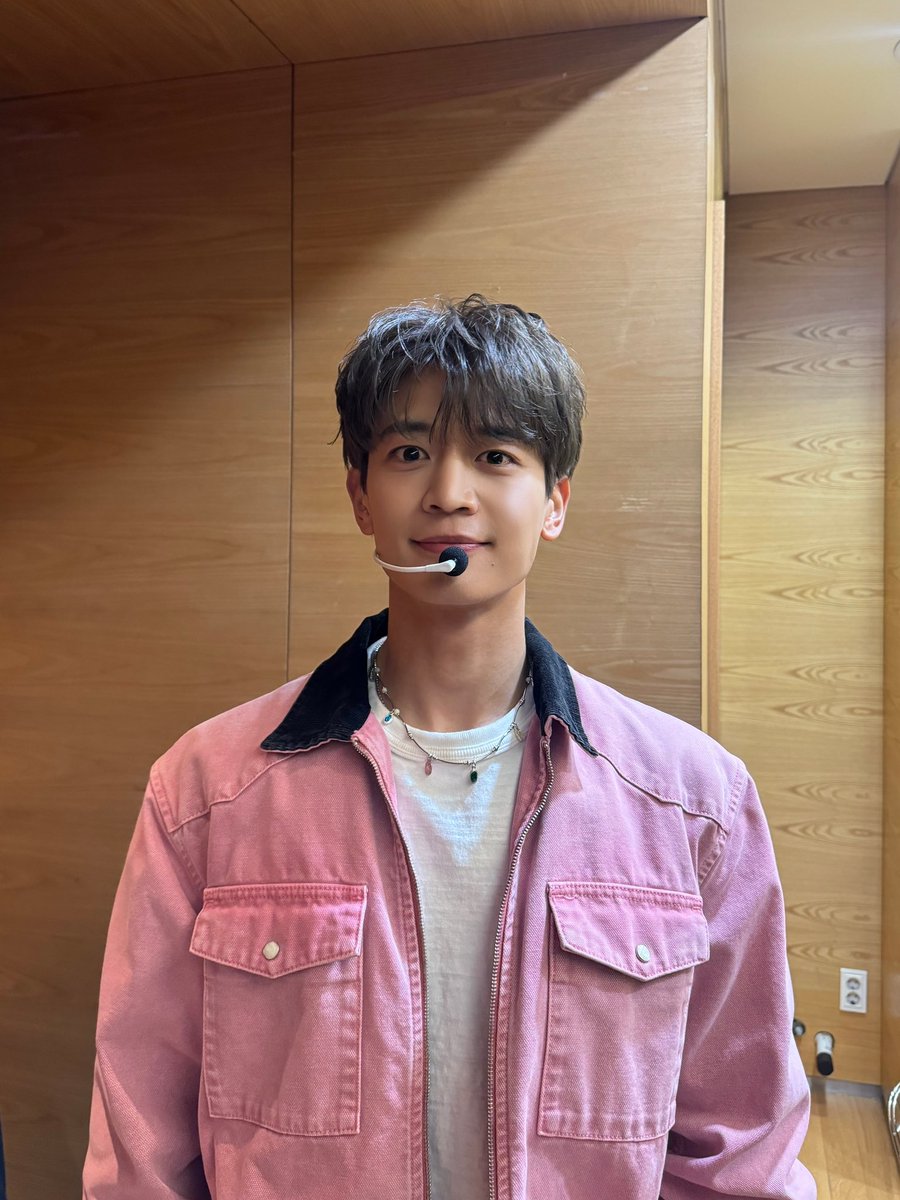 SHINee tweet media