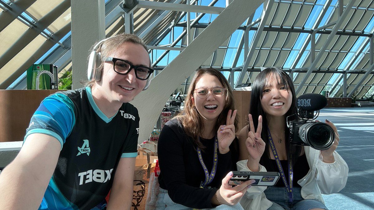 followcelrose's tweet photo. Quick update, I joined @AuroraDota2_GG a little more than a month ago as their team manager. 

Also, first LAN with @ellicedota! 🌟

Please support and wish us luck as we head into ESL Bangkok SEA Qualifiers this week 🇹🇭 https://t.co/Z5P2WyVO40