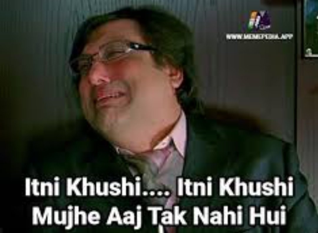 rohail_ali7's tweet photo. When my readers read my book and likes them. Me 👇🏽#BeRohailian https://t.co/OV7Pe2ktFW