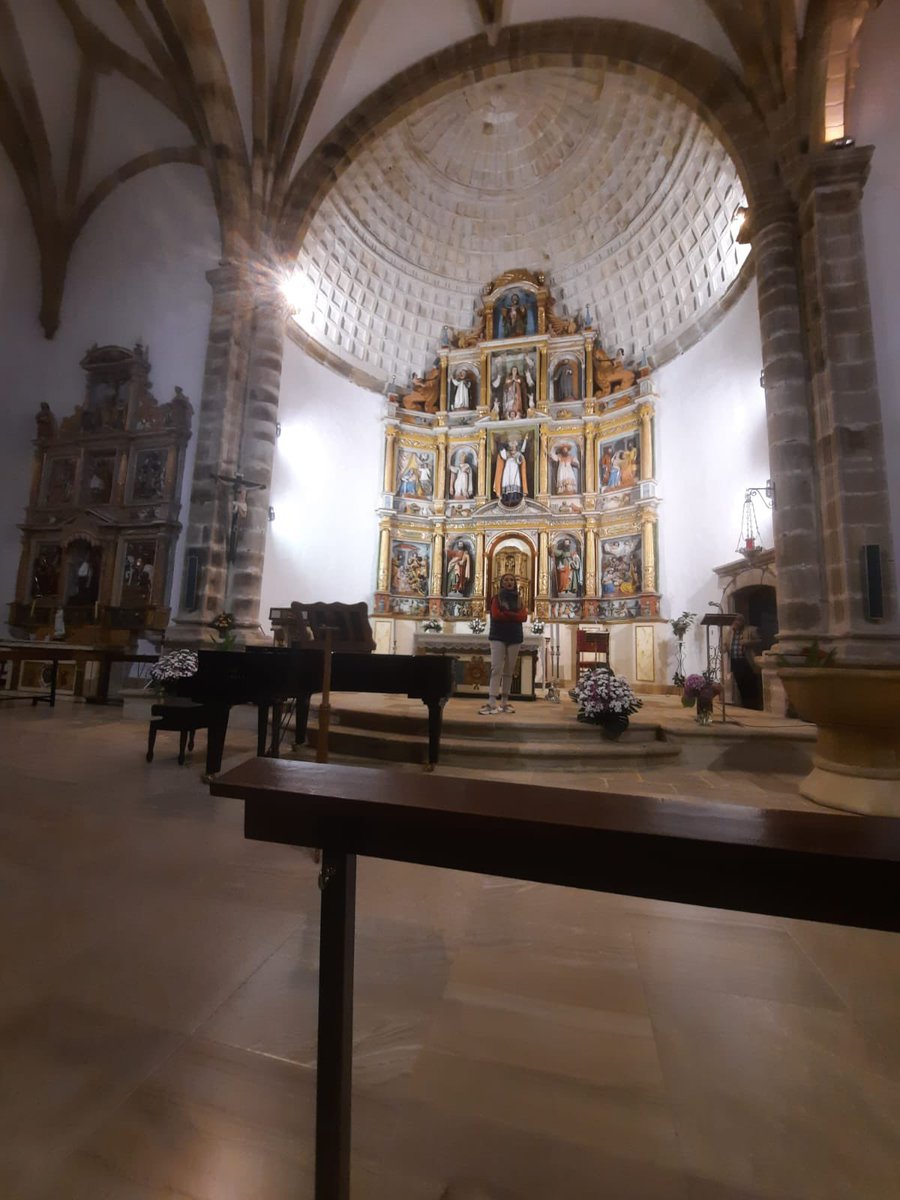 RenataOjerada's tweet photo. San Martín de tours #Patrono de la Catedral de #Trasmiera #Ajo S.XVI
Magnífico retablo mayor de Rodrigo de los Corrales (de Isla)y Juan de Pobes Sierra (de Isla) 1630 donde se sitúa S. Martín
Feliz día #Martin https://t.co/3CnGLS2H8M