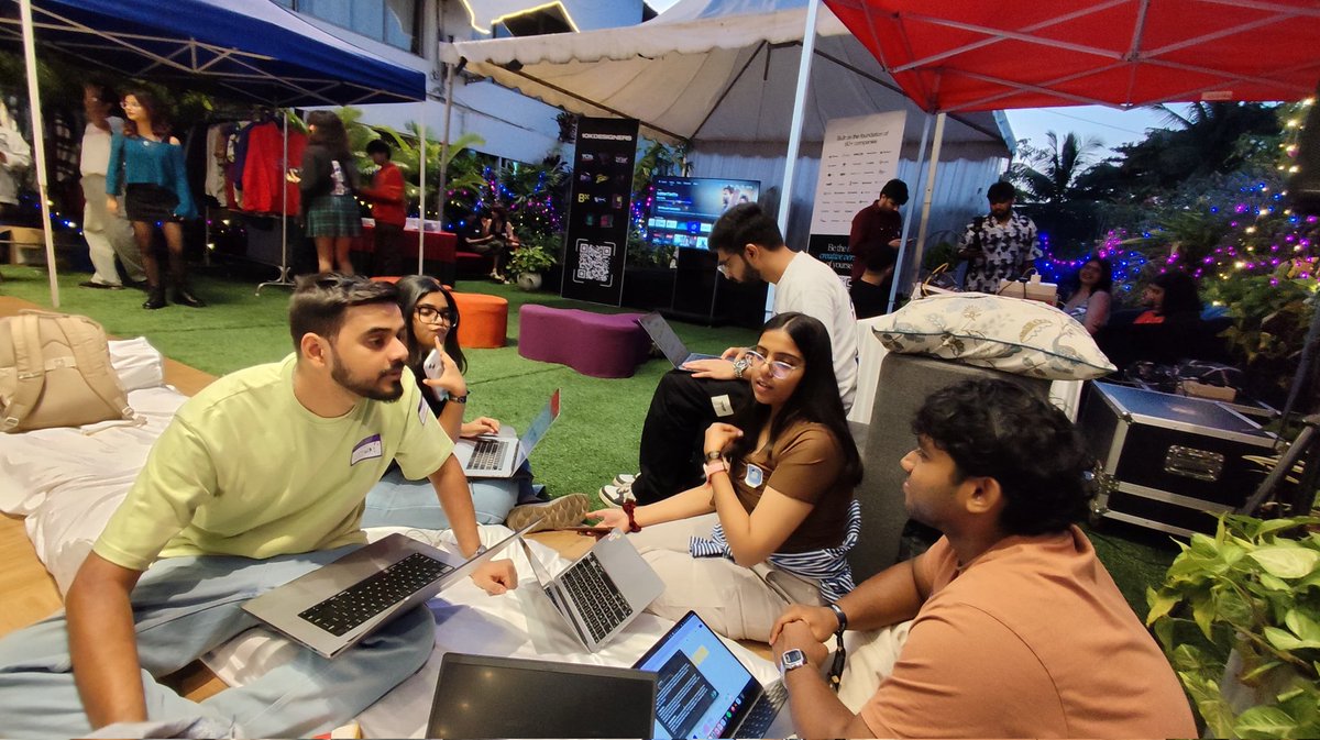 Ritika Shakkerwal ✷ tweet media