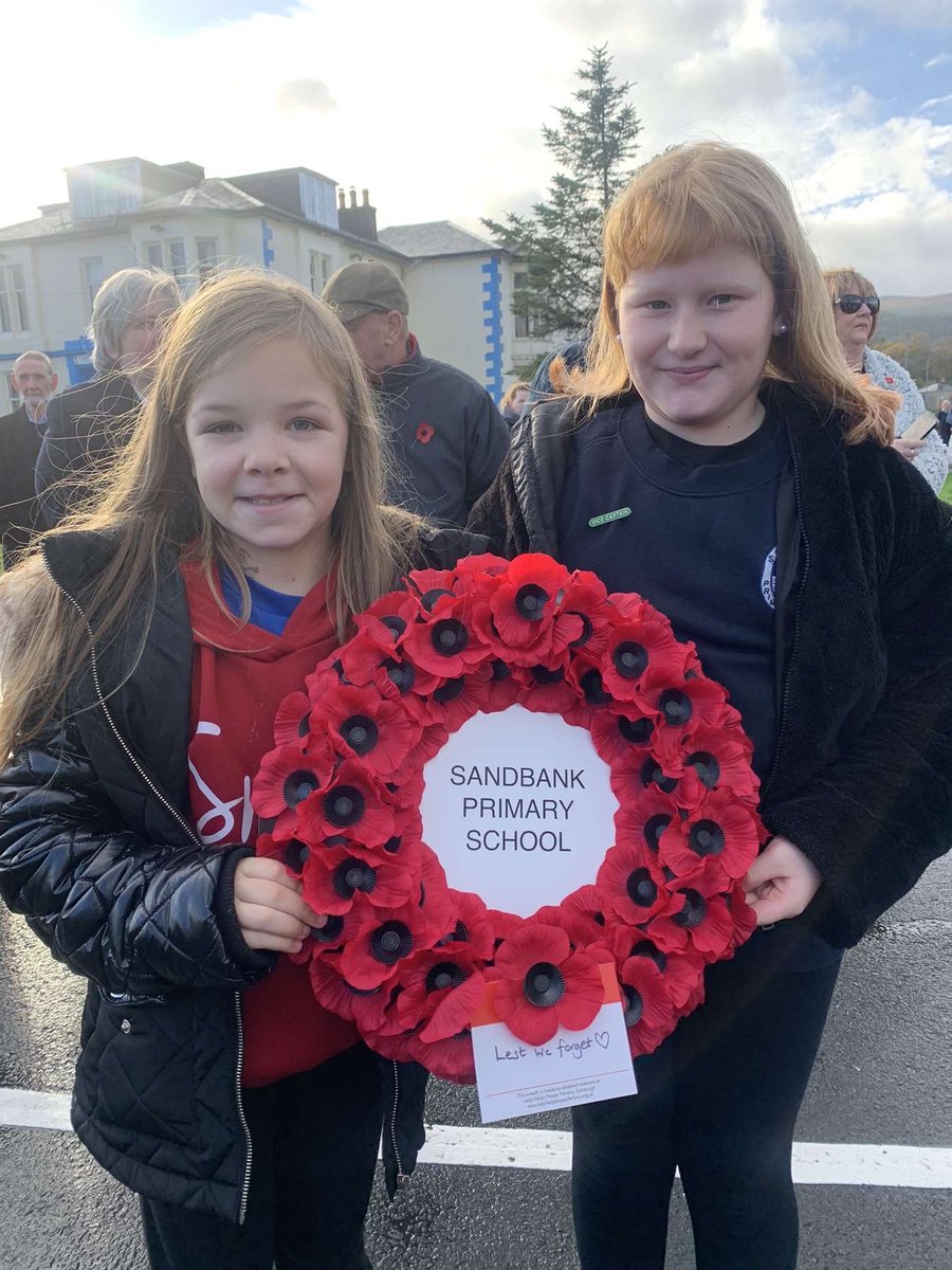 'Lest we Forget'

We laid our wreath of poppies at Lazaretto Point yesterday for the annual Remembrance Sunday service.

Thanks to Anna and Lexii for laying the wreath on behalf of Sandbank Primary school and to Murray for playing the accordion.
#RemembanceDay