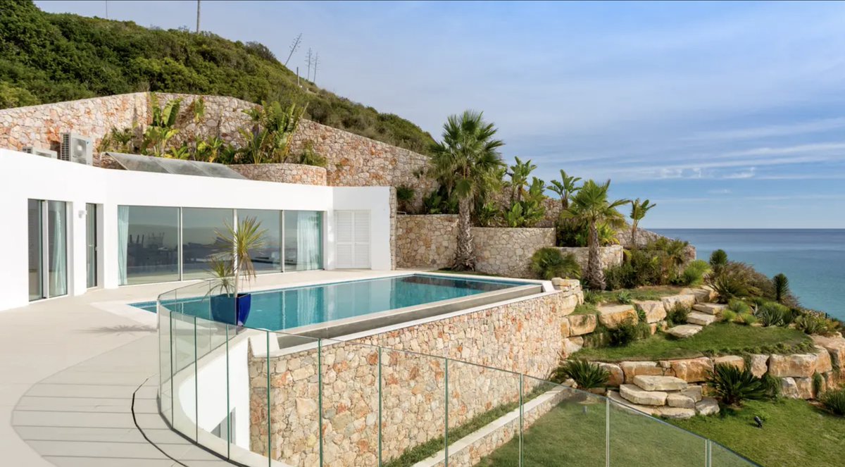 Unwind in the #Algarve, where golden beaches, dramatic cliffs, and world-class golf meet unparalleled luxury. Let us introduce Villa Alegria, a beachfront sanctuary that promises an exquisite stay along the breathtaking coast. #LuxuryTravel 

For more: edgeretreats.com/portugal/algar…