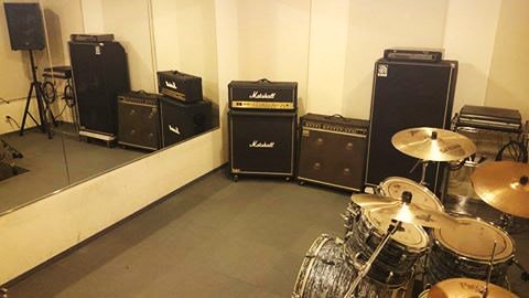studio_SPLASH's tweet photo. 個人練習の御予約は前日より受付ております♬
●個人練習  ¥600/h
●パート練習2名 ¥1,200/h https://t.co/FN4zVGE5i2