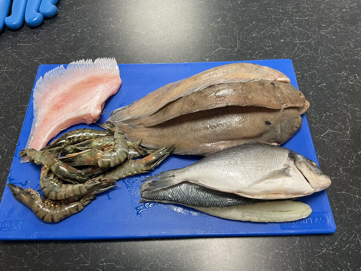 PipersSenior's tweet image. #pipersinspire #pipersyear12 fish filleting