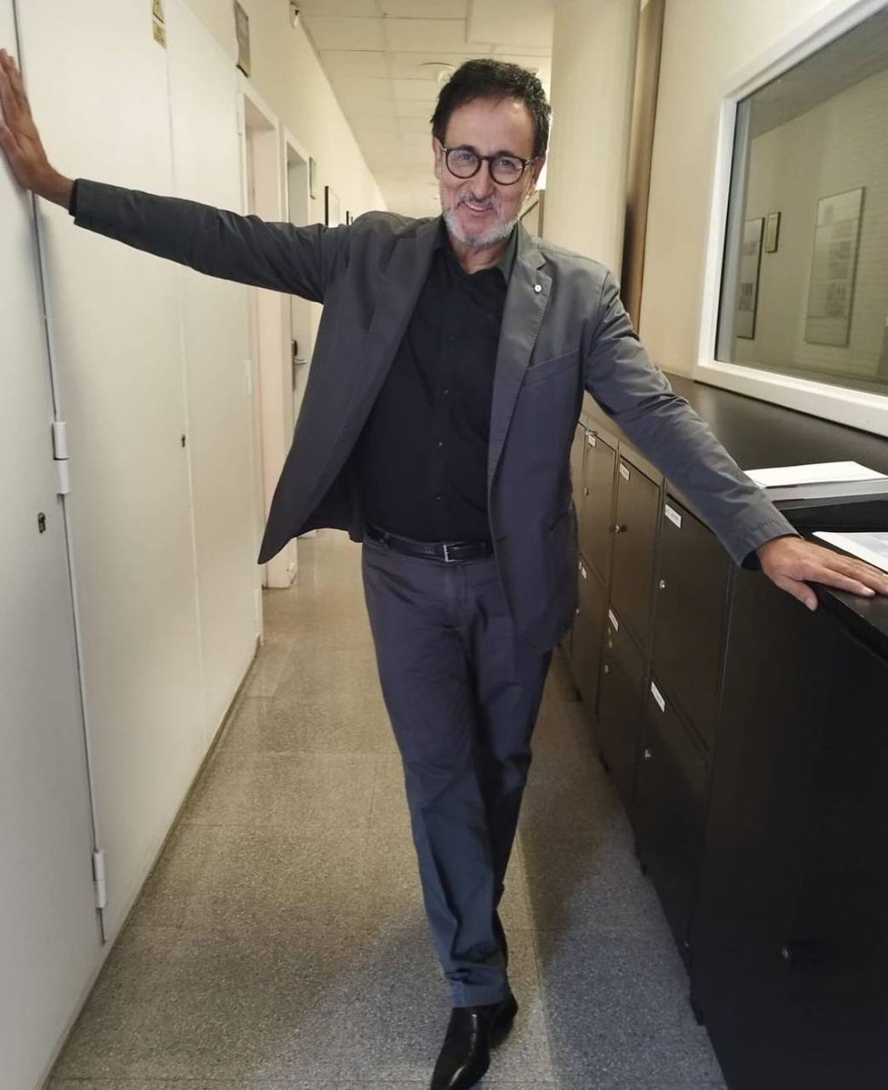 LaSotana_'s tweet photo. Avui a les 22.00 ens visita Xavier Grasset, un home a qui li han fotut les migdiades enlaire. Per a Patreons, com sempre. https://t.co/SwiyYfHahK