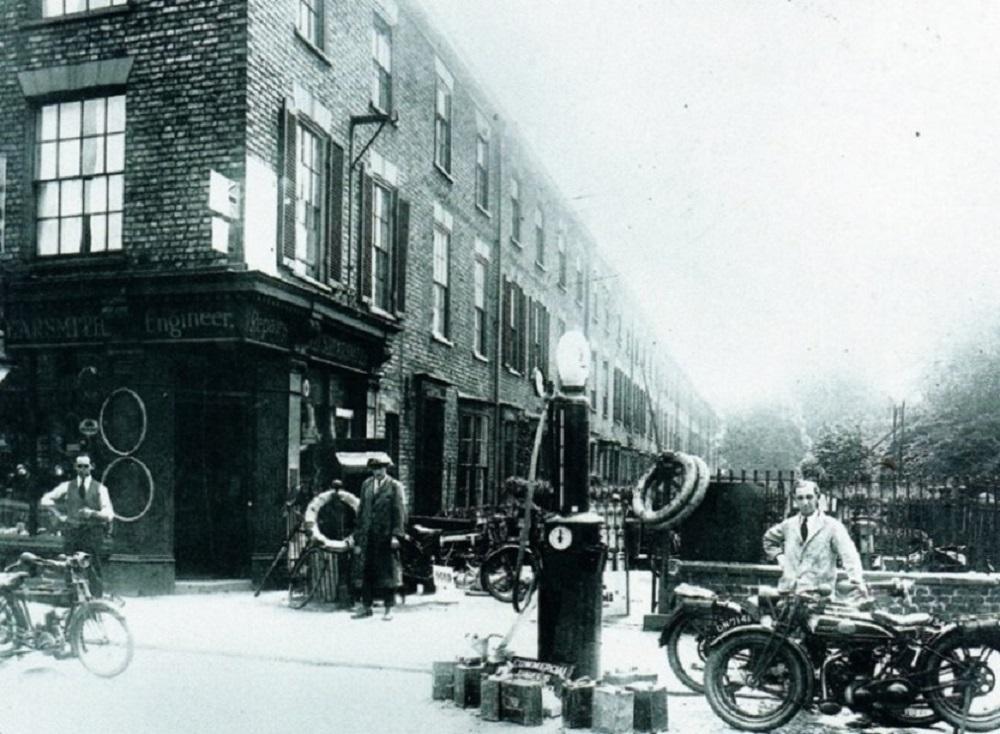 Our next talk, on Friday 22 November, features Peter Thompson, talking about the history of his street in York, South Parade, built 200 years ago. Details here clementshallhistorygroup.org.uk/our-events/sou…